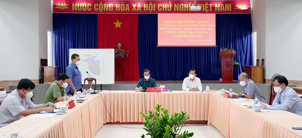 Phú Tân tập trung kiểm soát dịch bệnh COVID-19, không để lây sang các địa phương lân cận