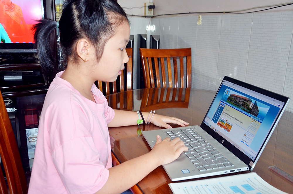 An Giang hỗ trợ học sinh học trực tuyến