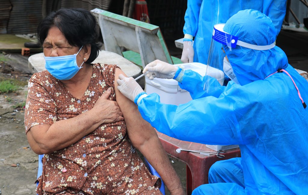 An Phú triển khai tiêm vaccine phòng COVID-19 cộng đồng ở xã Khánh An và thị trấn Long Bình