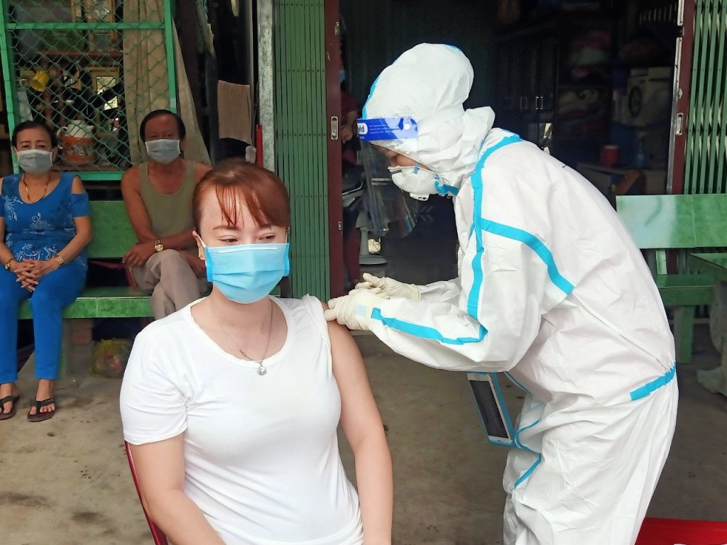 An Phú triển khai tiêm vaccine phòng COVID-19 cộng đồng ở xã Khánh An và thị trấn Long Bình