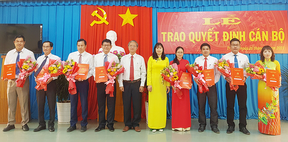 Xây dựng Đảng từ người đứng đầu - Bài 2: Chiến lược công tác cán bộ