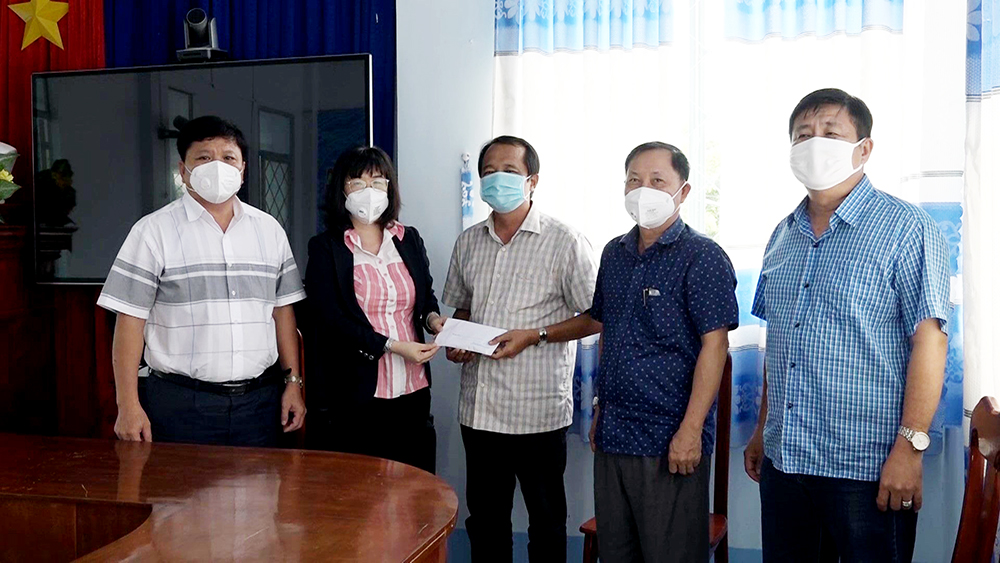 Lãnh đạo huyện Chợ Mới hỗ trợ 2 xã tâm dịch Mỹ Hội Đông và Long Giang