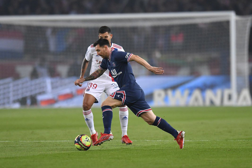 Messi tức giận Pochettino: Những hoài nghi PSG