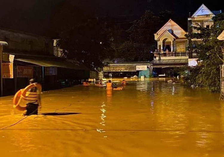 Thời tiết ngày 20-9: Mưa dông, lốc, sét, mưa đá và gió giật mạnh xảy ra nhiều nơi trên cả nước
