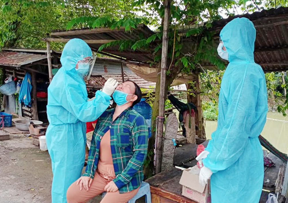 Tầm soát diện rộng toàn dân trên địa bàn huyện Châu Phú lần 3