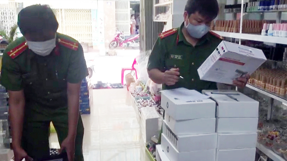 An Giang: Thu giữ trên 3.000 sản phẩm không rõ nguồn gốc, không hóa đơn chứng từ