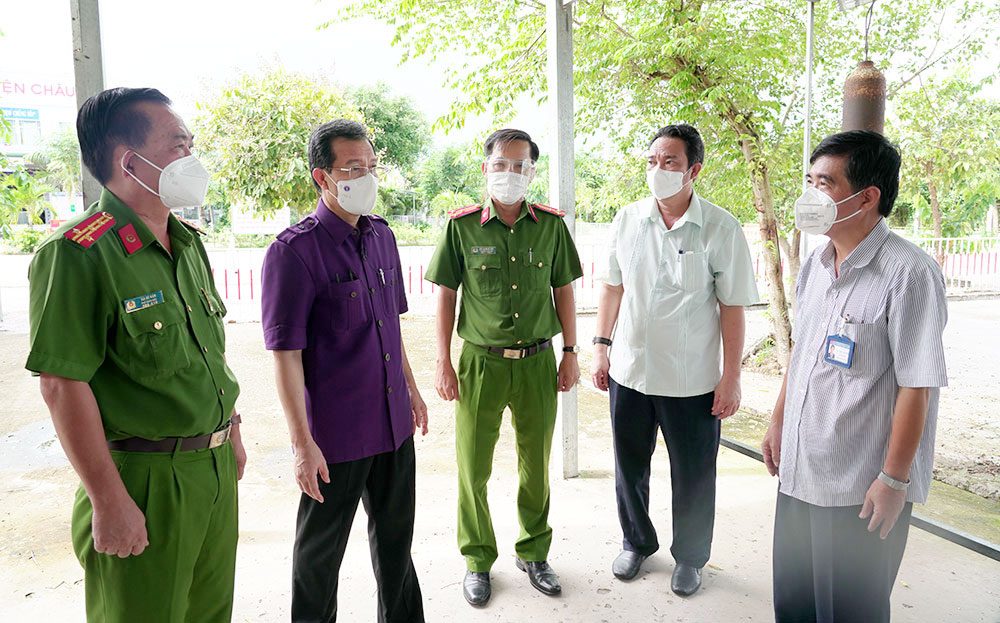 Bí thư Tỉnh ủy An Giang Lê Hồng Quang khảo sát, kiểm tra các cơ sở điều trị COVID-19
