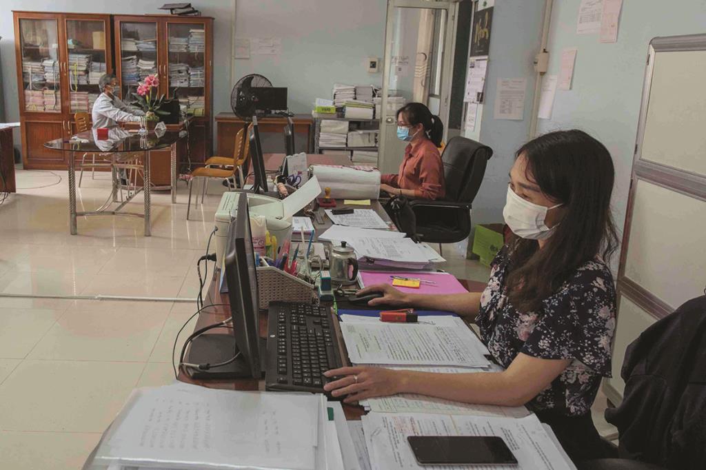 “Bình tĩnh sống để chống dịch lâu dài”