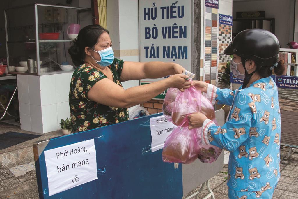 “Bình tĩnh sống để chống dịch lâu dài”