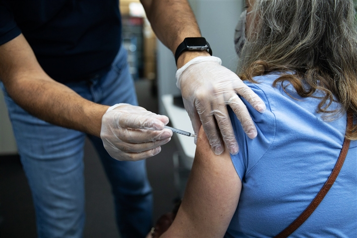 FDA phê duyệt tiêm bổ sung vaccine COVID-19 Pfizer