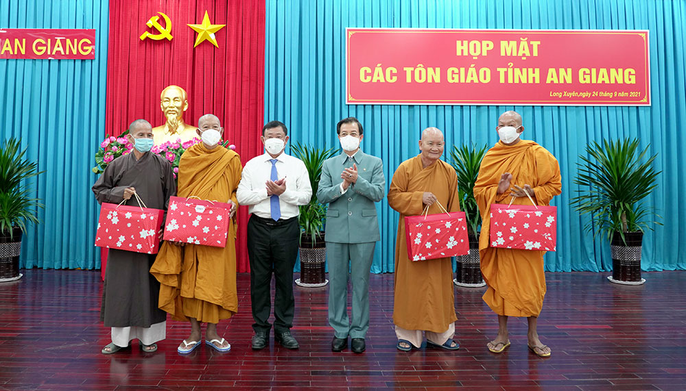 Bí thư Tỉnh ủy An Giang Lê Hồng Quang: Các tổ chức tôn giáo đoàn kết, chung sức, đồng lòng đẩy lùi COVID-19