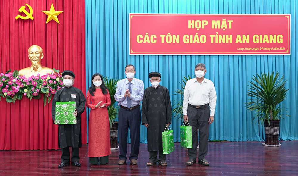 Bí thư Tỉnh ủy An Giang Lê Hồng Quang: Các tổ chức tôn giáo đoàn kết, chung sức, đồng lòng đẩy lùi COVID-19