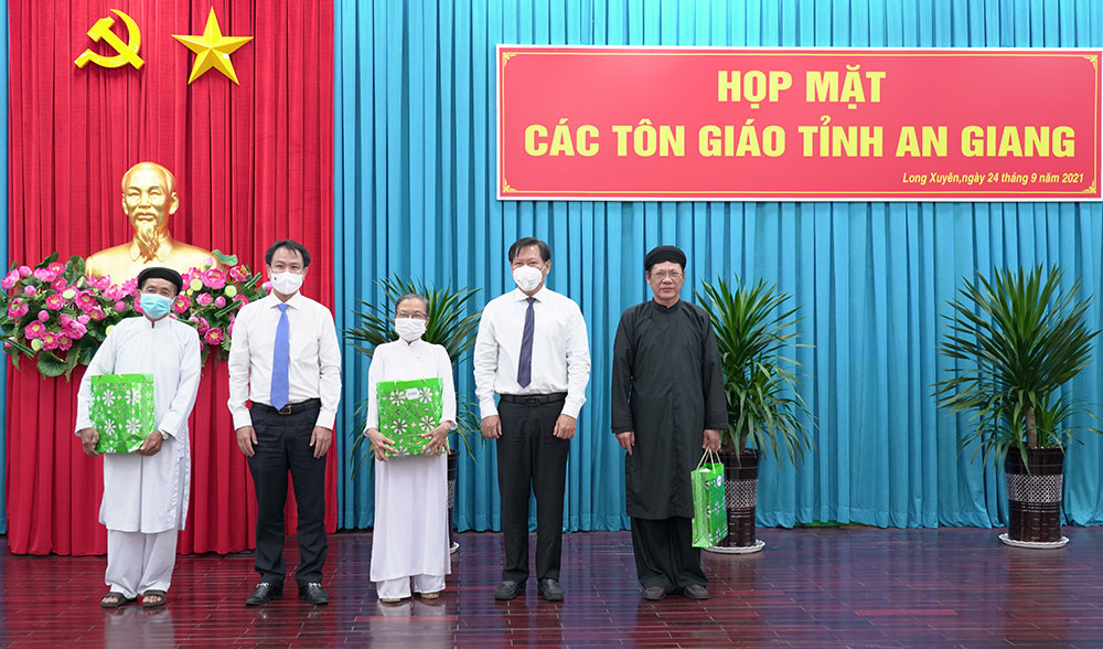 Bí thư Tỉnh ủy An Giang Lê Hồng Quang: Các tổ chức tôn giáo đoàn kết, chung sức, đồng lòng đẩy lùi COVID-19