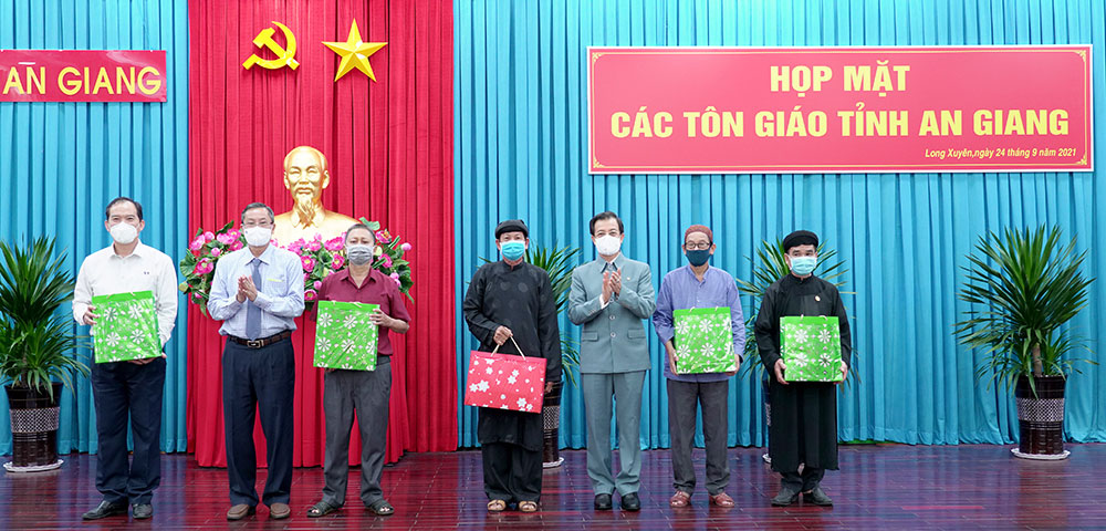 Bí thư Tỉnh ủy An Giang Lê Hồng Quang: Các tổ chức tôn giáo đoàn kết, chung sức, đồng lòng đẩy lùi COVID-19