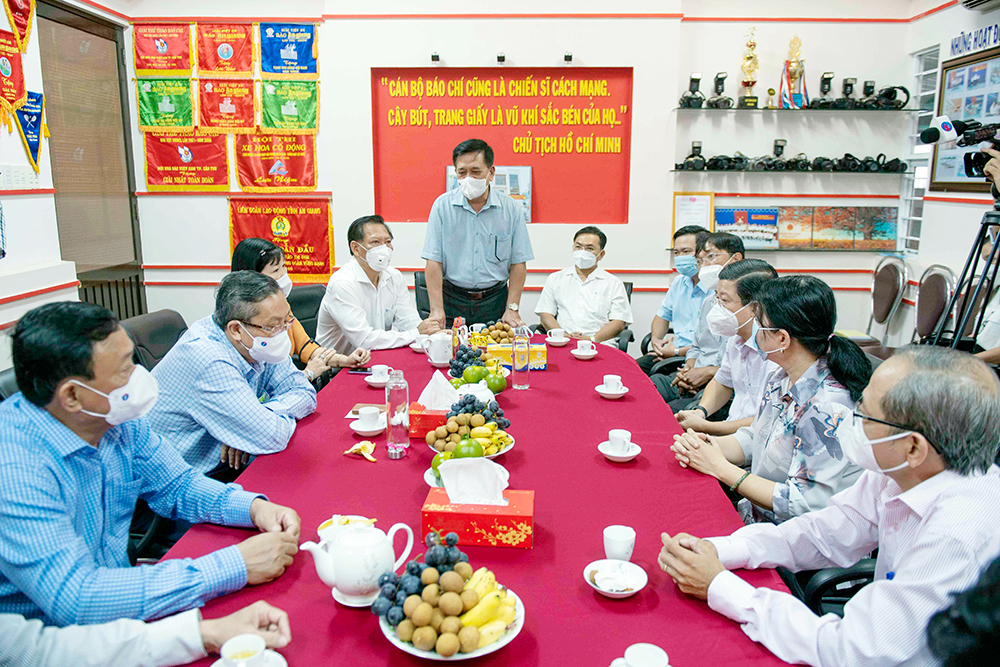 Thường trực Tỉnh ủy thăm, động viên Báo An Giang và Đài phát thanh – Truyền hình An Giang