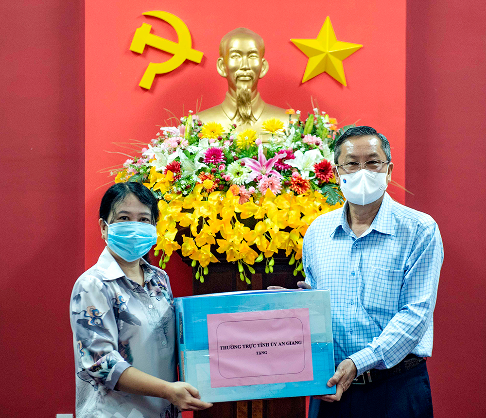 Thường trực Tỉnh ủy thăm, động viên Báo An Giang và Đài phát thanh – Truyền hình An Giang