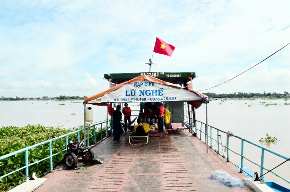 Những ngày bám chốt trên sông