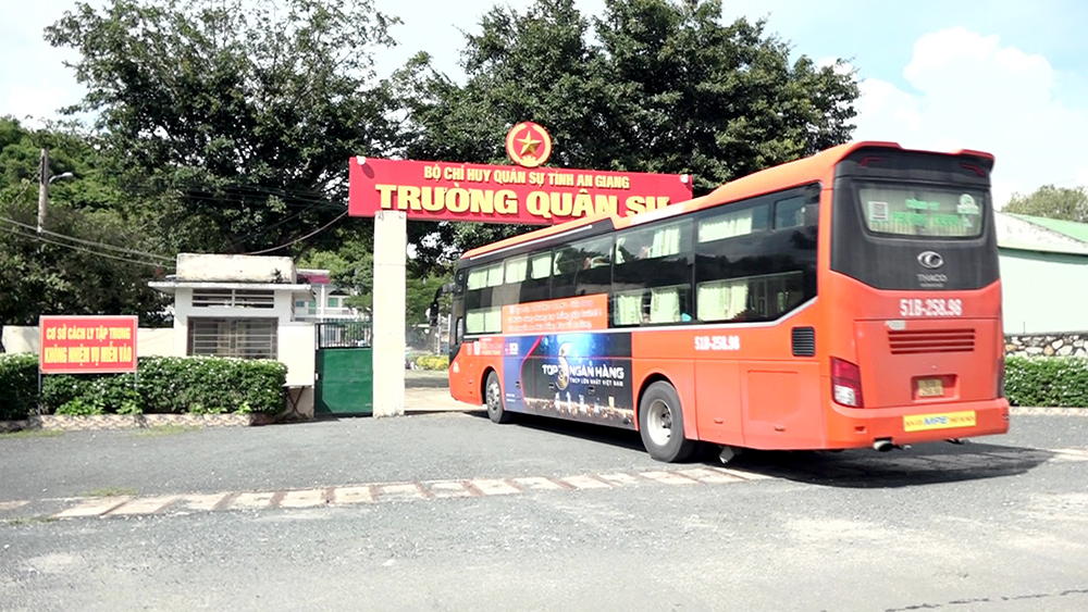 Đón 233 công dân An Giang từ TP. Hồ Chí Minh và các tỉnh: Đồng Nai, Long An, Bình Dương về quê an toàn