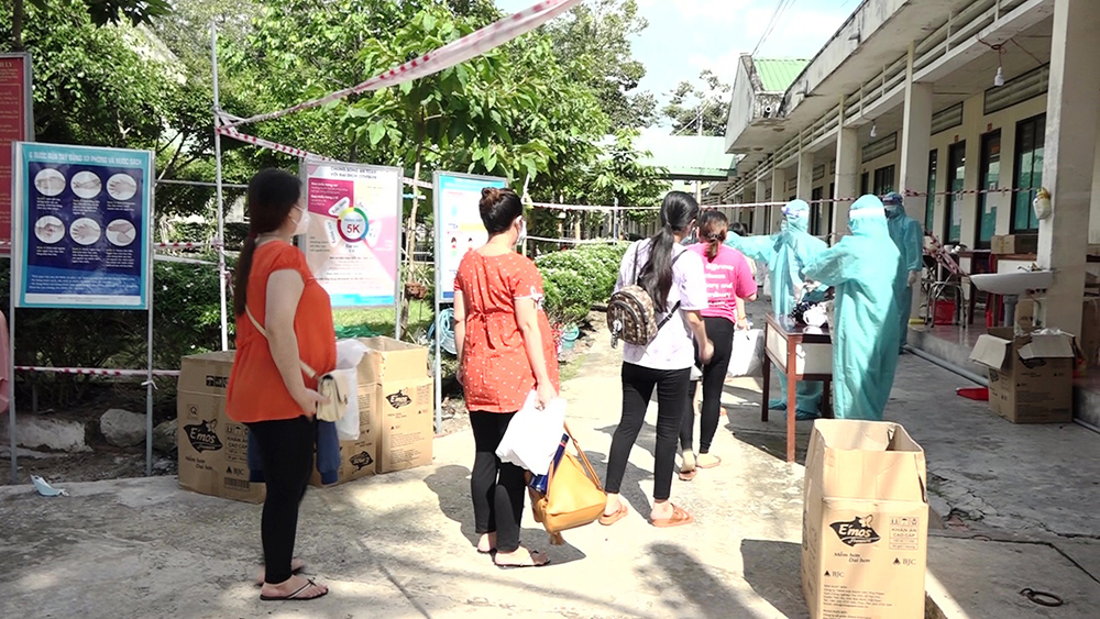 Đón 233 công dân An Giang từ TP. Hồ Chí Minh và các tỉnh: Đồng Nai, Long An, Bình Dương về quê an toàn