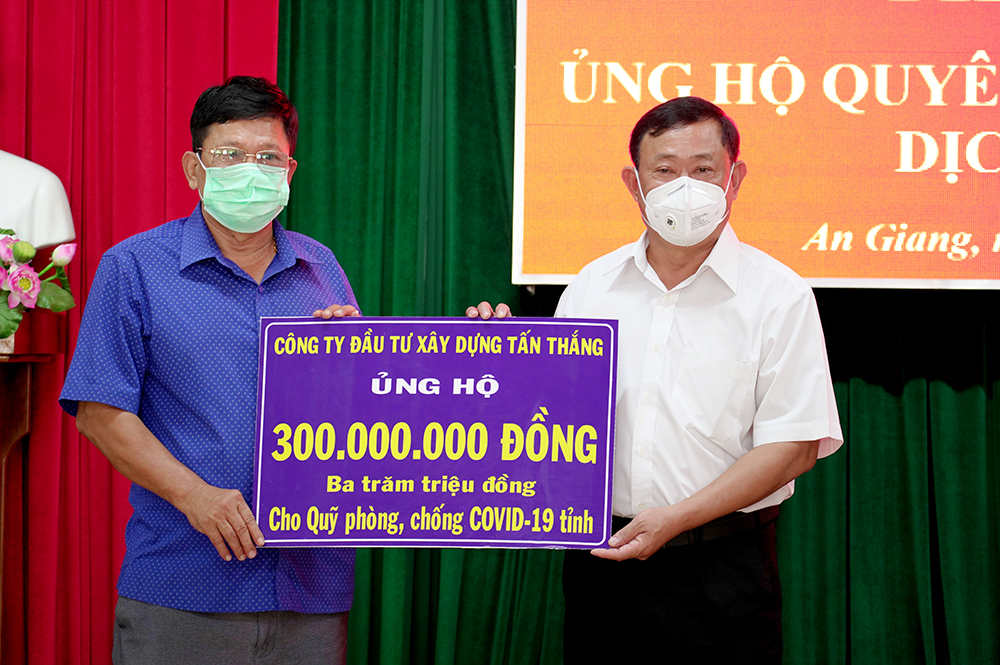 An Giang: Tiếp nhận thêm 1,3 tỷ đồng ủng hộ Quỹ Phòng, chống dịch COVID-19 tỉnh