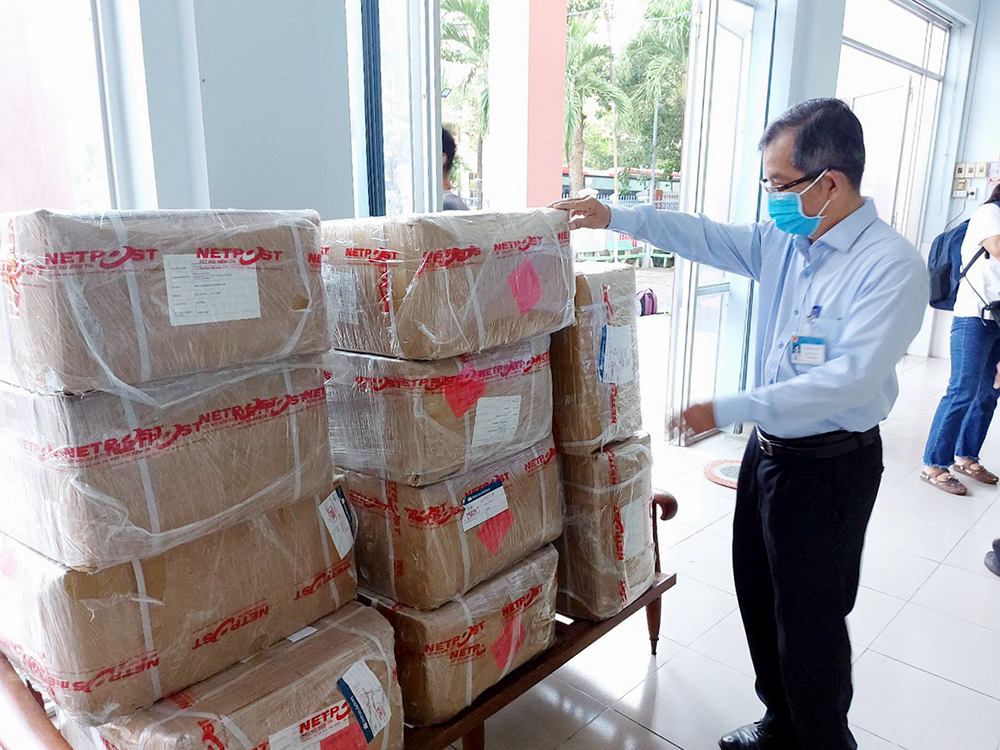 Trên 140 y, bác sĩ tỉnh An Giang ra quân chi viện thực hiện chiến dịch xét nghiệm SARS-CoV-2 cho toàn dân TX. Tân Châu
