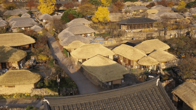 Làng cổ gần 700 năm đẹp như tranh