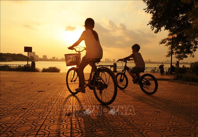 Nhiều khu vực ngày nắng, chiều tối có mưa dông