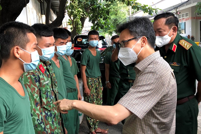 Vững niềm tin vào những người lính tuyến đầu chống dịch