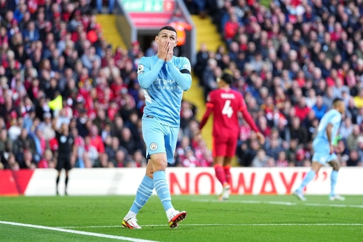 Salah ghi siêu phẩm, Liverpool chia điểm kịch tính với Liverpool