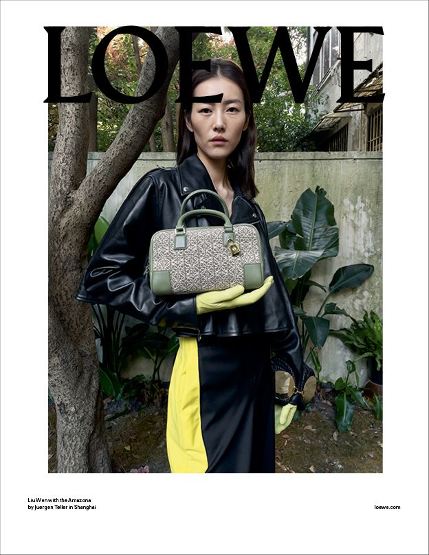 Loewe vinh danh chiếc túi nữ quyền Amazona