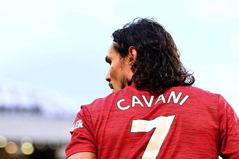 Cavani mở cửa rời MU