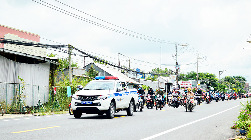 “Người dân về tới cửa ngõ thì phải đón tiếp”