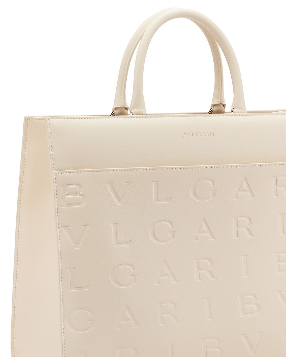 Phụ kiện và đồ da đẳng cấp của Bulgari cho năm 2022
