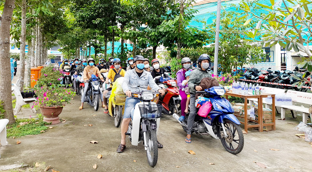 “Người dân về tới cửa ngõ thì phải đón tiếp”