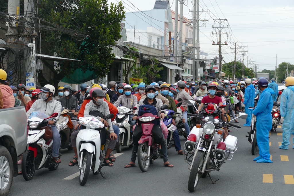 “Người dân về tới cửa ngõ thì phải đón tiếp”