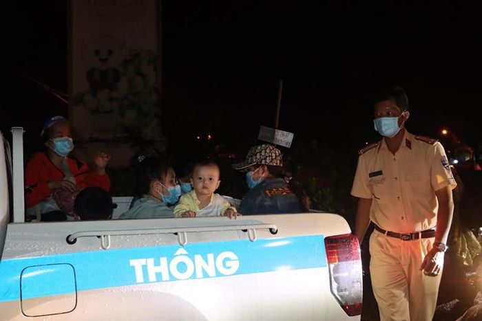 Đồng Tháp: Đảm bảo đưa đón bà con hồi hương trật tự và an toàn