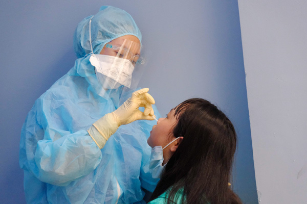 Bệnh nhân nhập viện chỉ cần test nhanh kháng nguyên