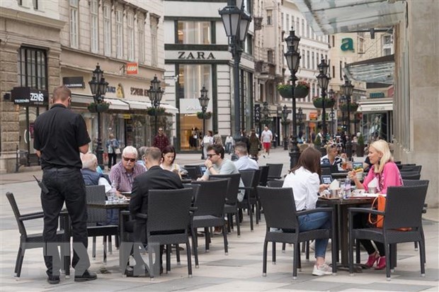 Italy nới lỏng hạn chế đối với các sự kiện văn hóa và thể thao