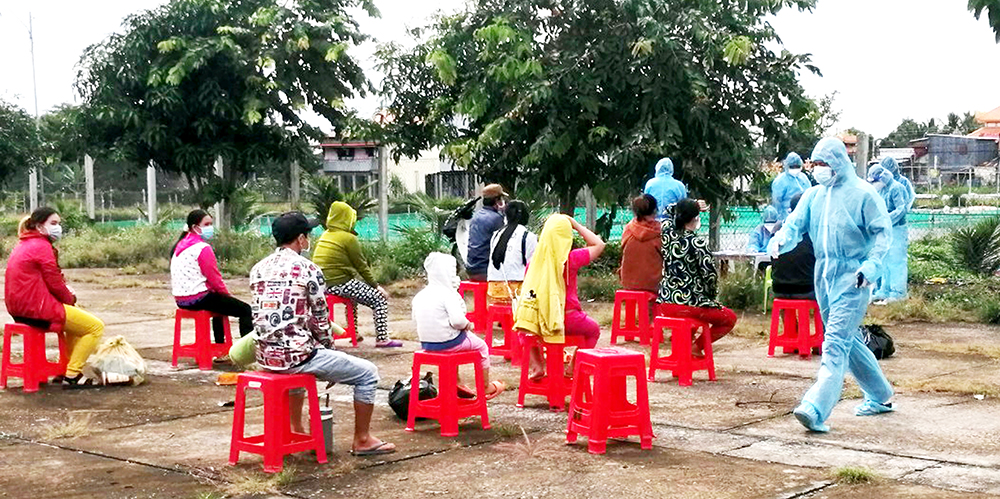 Phú Tân nỗ lực trong “khó chồng khó”