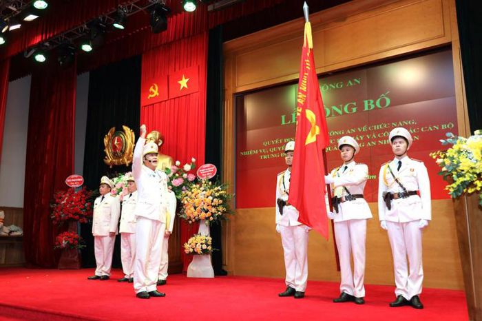 Công bố quyết định thành lập Trung đoàn Không quân Công an nhân dân