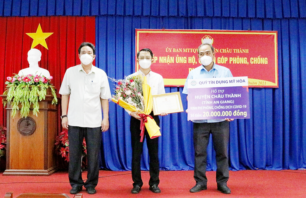 Tiếp nhận và hỗ trợ kinh phí phòng, chống COVID-19 cho các địa phương ở Châu Thành