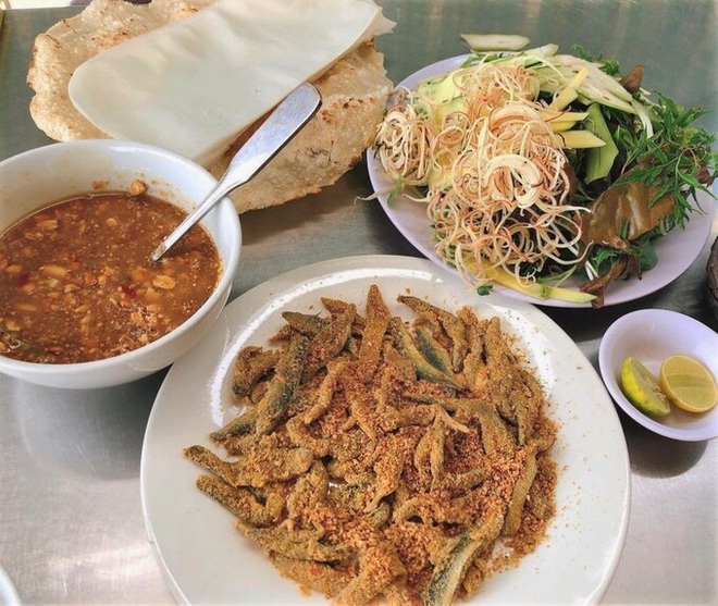 Đặc sản cá trích "ăn tươi nuốt sống" nổi tiếng ở Đà Nẵng