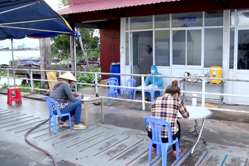 Hết ngày 15-10, huyện Phú Tân ngưng hoạt động chốt chặn kiểm tra phương tiện vận chuyển thủy trên địa bàn