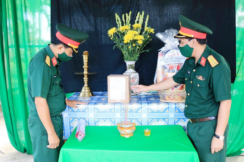 Bàn giao đợt 2 tro cốt người tử vong do COVID-19