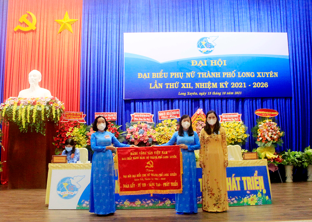 Đồng chí Nguyễn Thị Tuyết Hồng giữ chức Chủ tịch Hội Liên hiệp Phụ nữ TP. Long Xuyên khóa XII