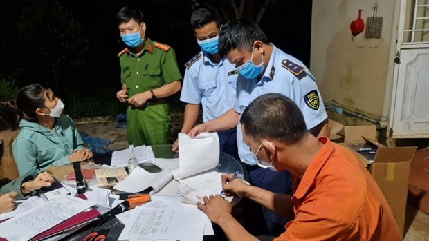 Gia Lai: Tạm giữ phương tiện luồng xanh vận chuyển thuốc lá ngoại