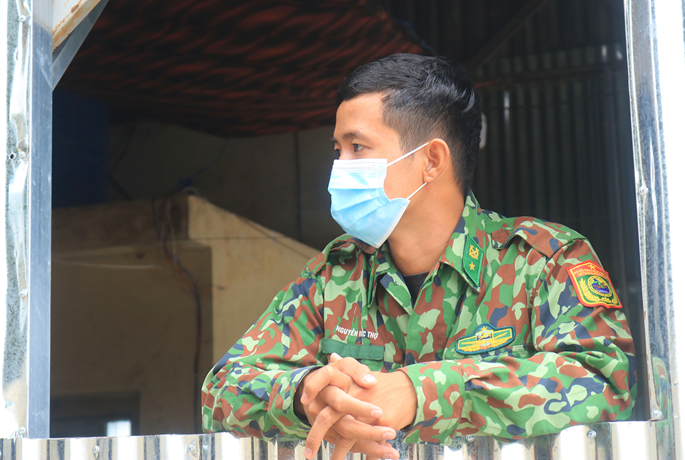 Những đôi mắt trong mùa dịch