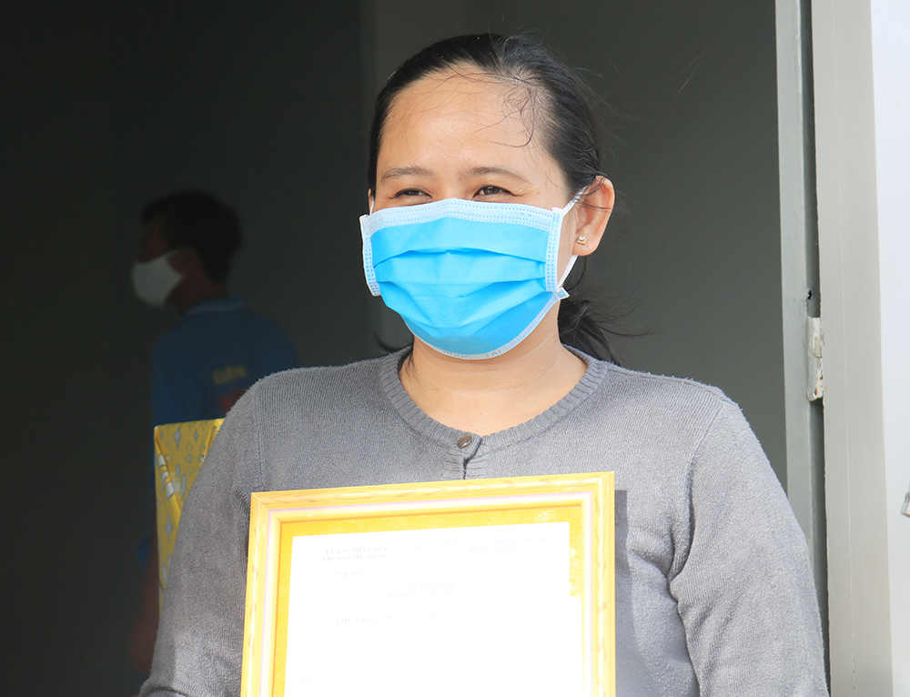 Những đôi mắt trong mùa dịch