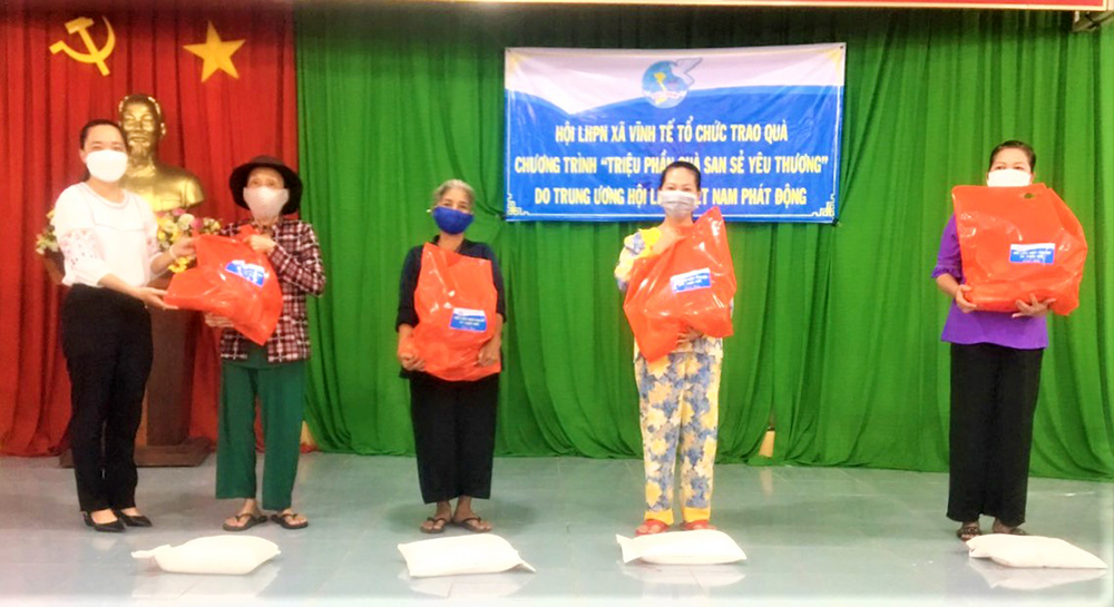 Hội Liên hiệp Phụ nữ TP. Châu Đốc tổ chức nhiều hoạt động thiết thực kỷ niệm 91 năm ngày thành lập Hội Liên hiệp Phụ nữ Việt Nam
