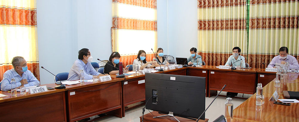 Tiếp tục thực hiện đề tài hiện đại hóa bài thuốc thoái hóa cột sống và bài thuốc gia truyền hỗ trợ điều trị chứng viêm xoang